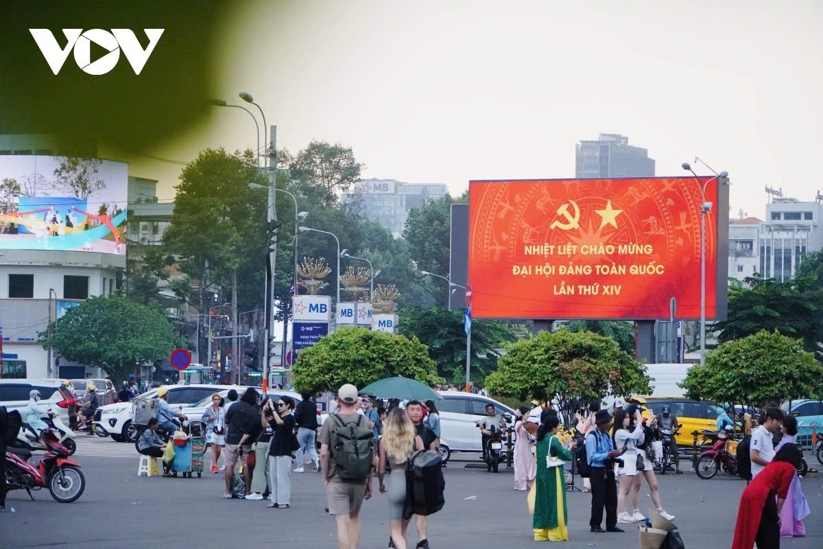 The displays underscore the significance of the 14th National Party Congress that will chart a new development course for Vietnam in the coming years.