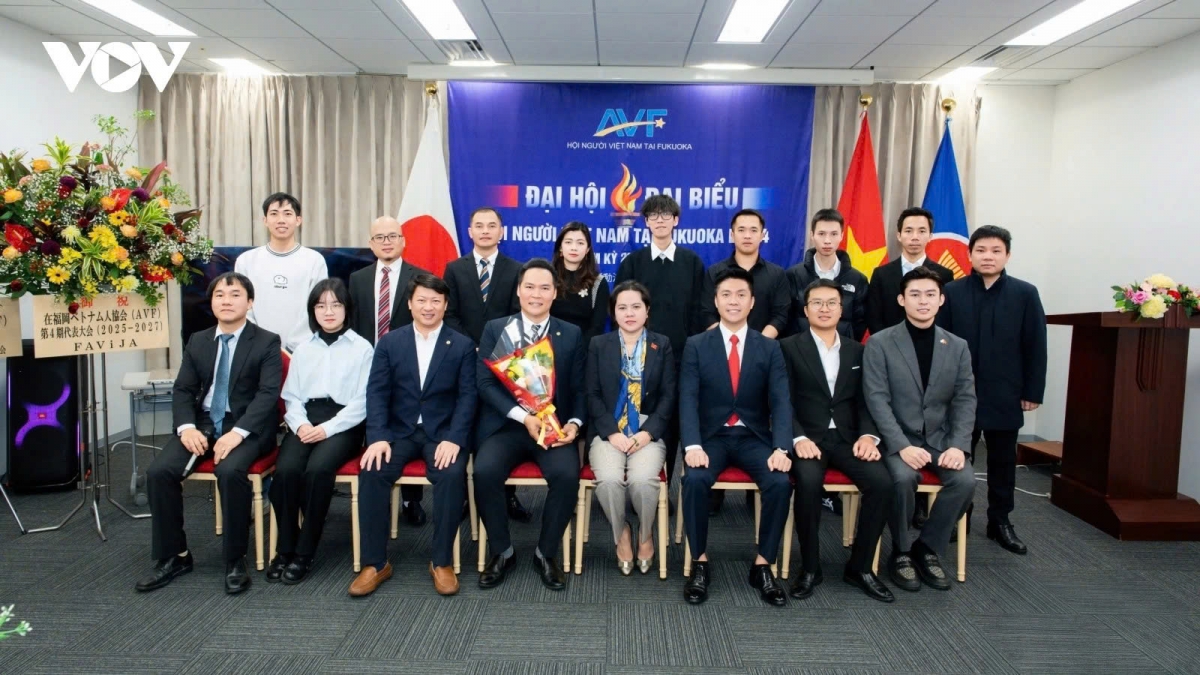 members of the executive board of the Vietnamese Association in Fukuoka, Japan