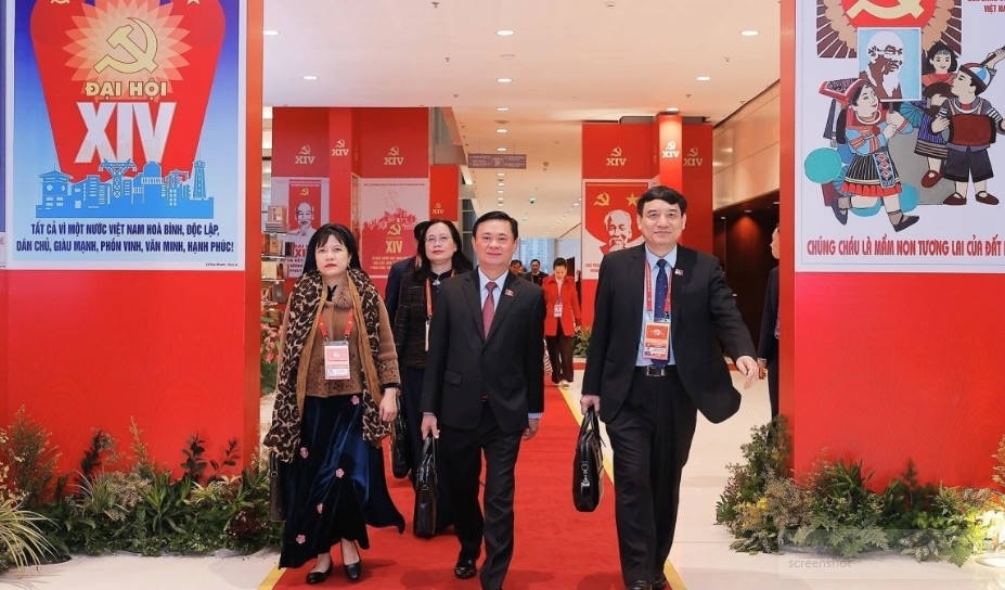 From right to left: Nguyen Dac Vinh, Chairman of the National Assembly’s Committee for Culture and Social Affairs; Thai Thanh Quy, Deputy Head of the Party Central Committee’s Policy and Strategy Commission (centre); and Ta Thi Yen, Deputy Chairwoman of the National Assembly’s Committee for Deputy Affairs.