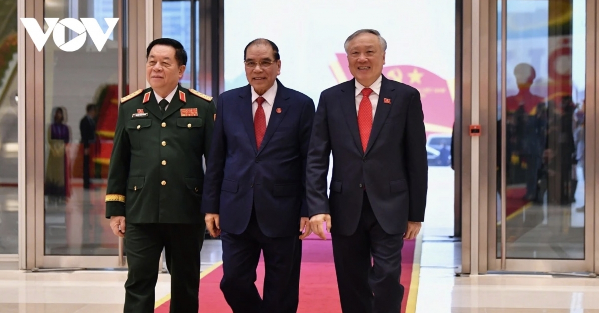 Former Party General Secretary Nong Duc Manh, Permanent Deputy Prime Minister Nguyen Hoa Binh and General Nguyen Trong Nghia, Chairman of the General Department of Politics of the Viet Nam People’s Army.