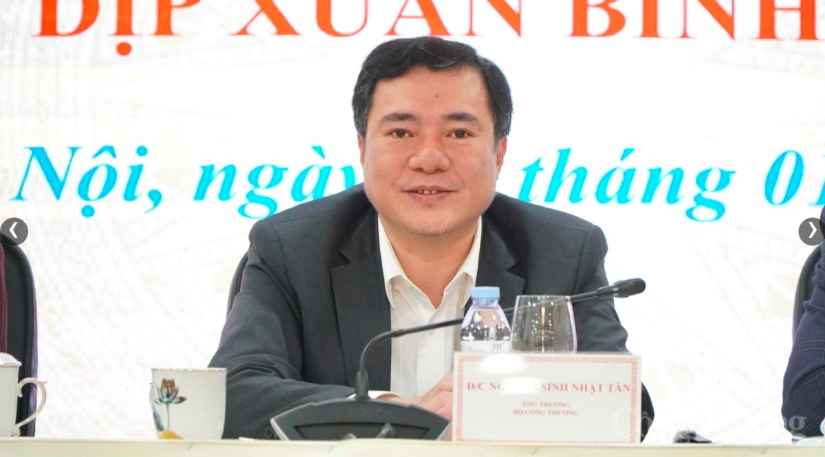 Deputy Minister of Industry and Trade Nguyen Sinh Nhat Tan briefs the media on the progress of Vietnam–US reciprocal trade talks at a regular press conference on January 29 (Photo: congthuong.vn)