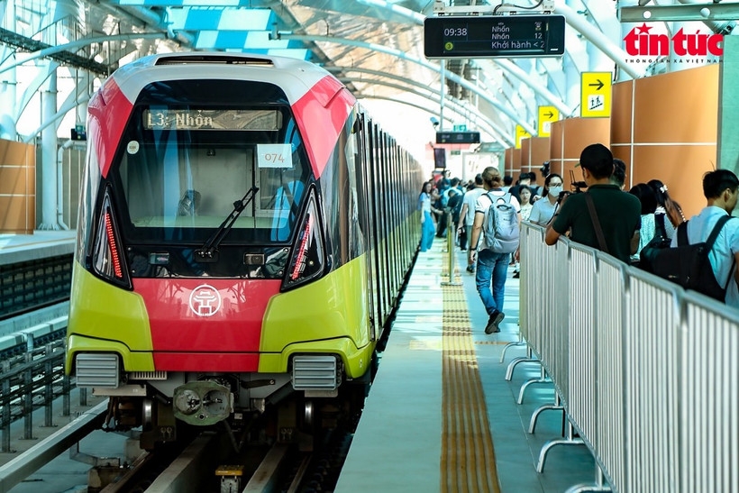 A train of Nhon-Hanoi Station Metro Line 3.1