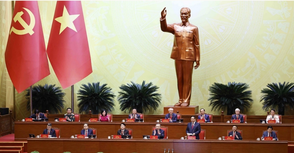 Politburo member and Prime Minister Pham Minh Chinh, on behalf of the Presidium, chairs the opening session of the 14th National Party Congress.