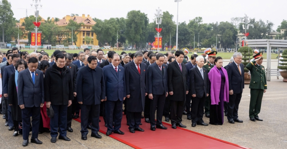 Those attending the memorial ceremony include Party General Secretary To Lam; former Party General Secretary Nong Duc Manh; State President Luong Cuong; former State President Truong Tan Sang; Prime Minister Pham Minh Chinh; National Assembly Chairman Tran Thanh Man; former National Assembly chairpersons Nguyen Van An and Nguyen Thi Kim Ngan; Politburo member and Standing Member of the Party Central Secretariat Tran Cam Tu; other Politburo members and Party Central Committee secretaries; and representatives of National Assembly deputies from different terms.