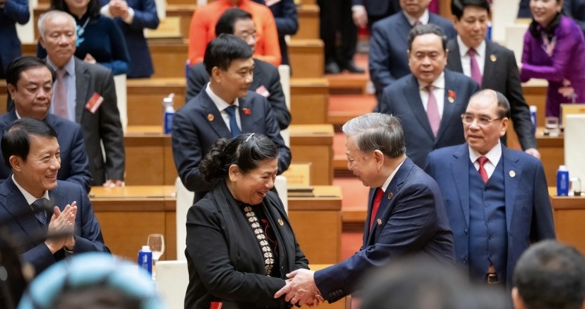 The precursor of the National Assembly of the Socialist Republic of Vietnam was the Tan Trao National Congress in Tan Trao. Based on the decisions adopted by the Congress, the Vietnamese people successfully carried out the August Revolution, and subsequently, on January 6, 1946, held a nationwide General Election to elect the National Assembly of the Democratic Republic of Vietnam, marking a brilliant milestone in the nation’s history. The victory of the first General Election opened prospects for a new period of the Democratic Republic of Vietnam, with a unified National Assembly and Government, and a system of state authority endowed with full legal legitimacy to represent the people in both domestic and external affairs.