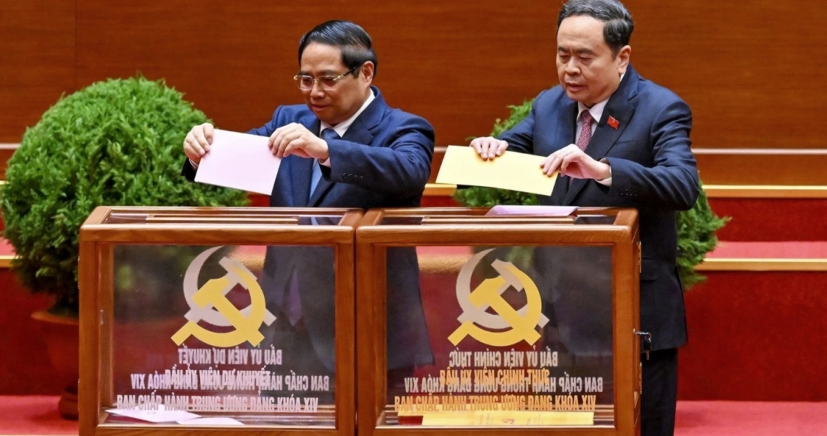 Party and State leaders take part in the vote for the 14th Party Central Committee.