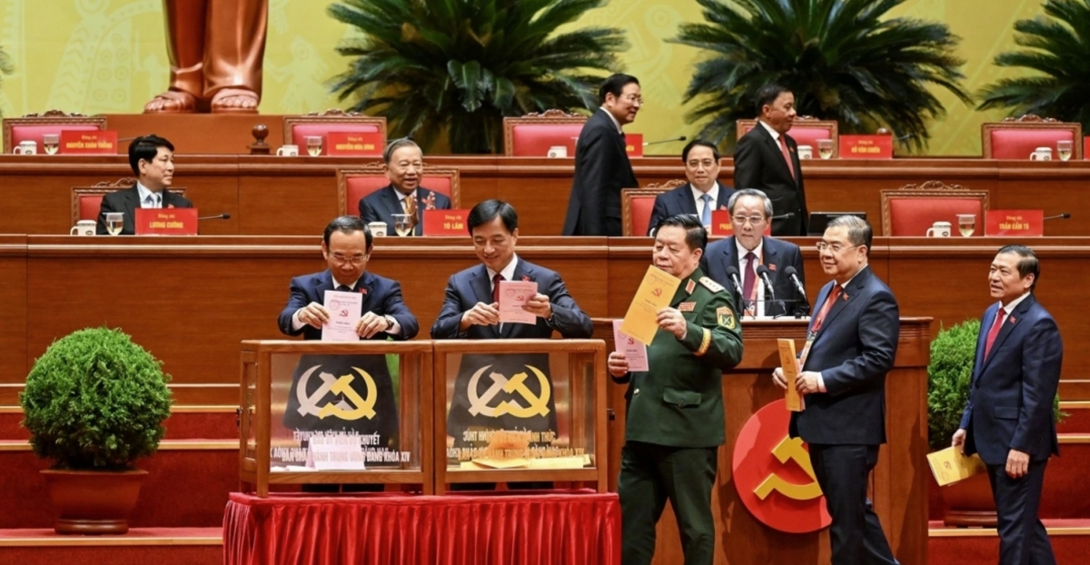 Party and State leaders vote to elect the 14th Party Central Committee.