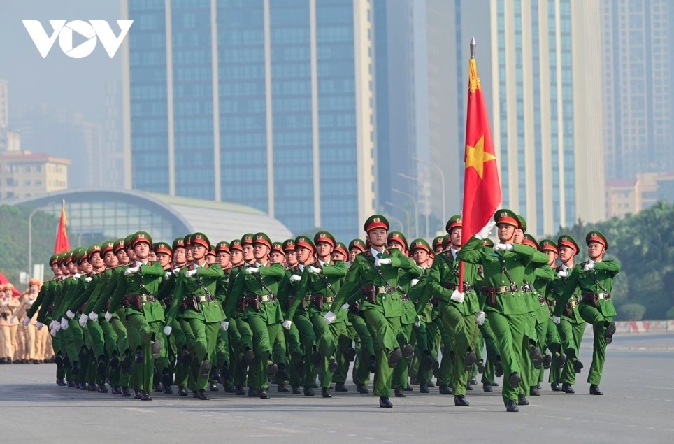 Over the past month, more than 1,000 officers from the Ministry of Public Security and the Hanoi Police rehearse and drill for the deployment ceremony.