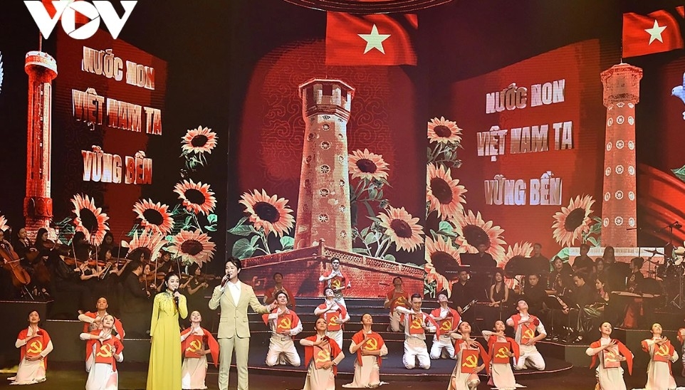 Chapter III – Toward the Day of Glory: A symphonic finale of faith and aspiration in a new era of development, where the Party leads the people and the armed forces toward the goal of a strong and prosperous Vietnam, standing shoulder to shoulder with nations around the world.