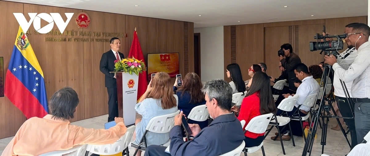 JJournalists from Venezuela's major media outlets attend the press briefing