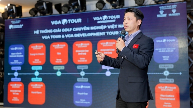 VGA Deputy Secretary General Nguyen Thai Duong introduces schedule of the 2026 professional golf tournaments. (Photos courtesy of VGA) 