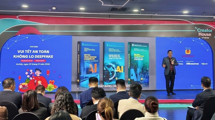Delegates at the seminar "Safe Tet- No worries about Deepfake".