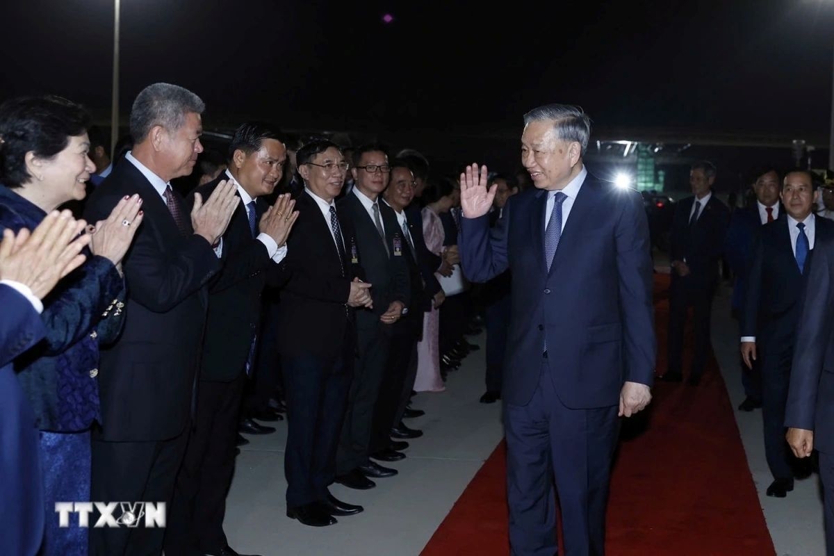 On the evening of February 6, Party General Secretary To Lam and a high-ranking Vietnamese delegation depart Phnom Penh, successfully concluding a state visit to Cambodia.