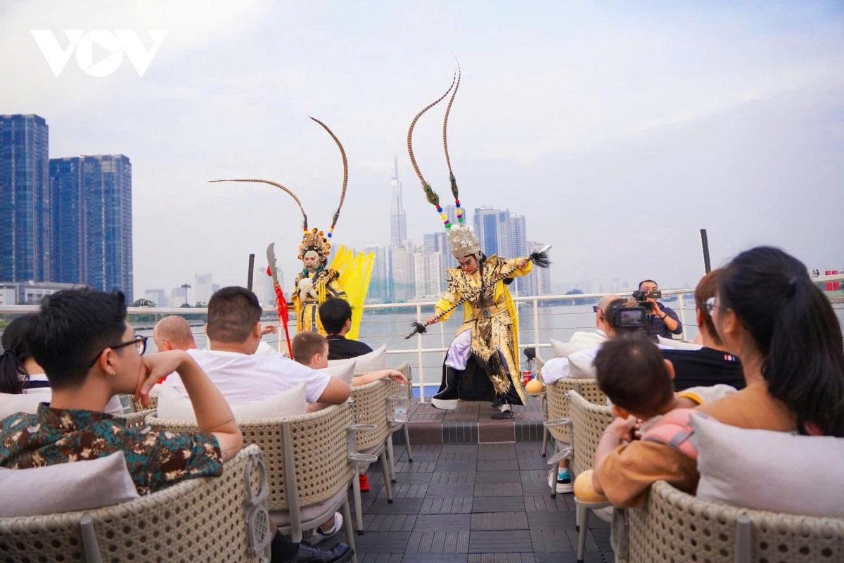 Many travelers enjoy tours on Sai Gon River