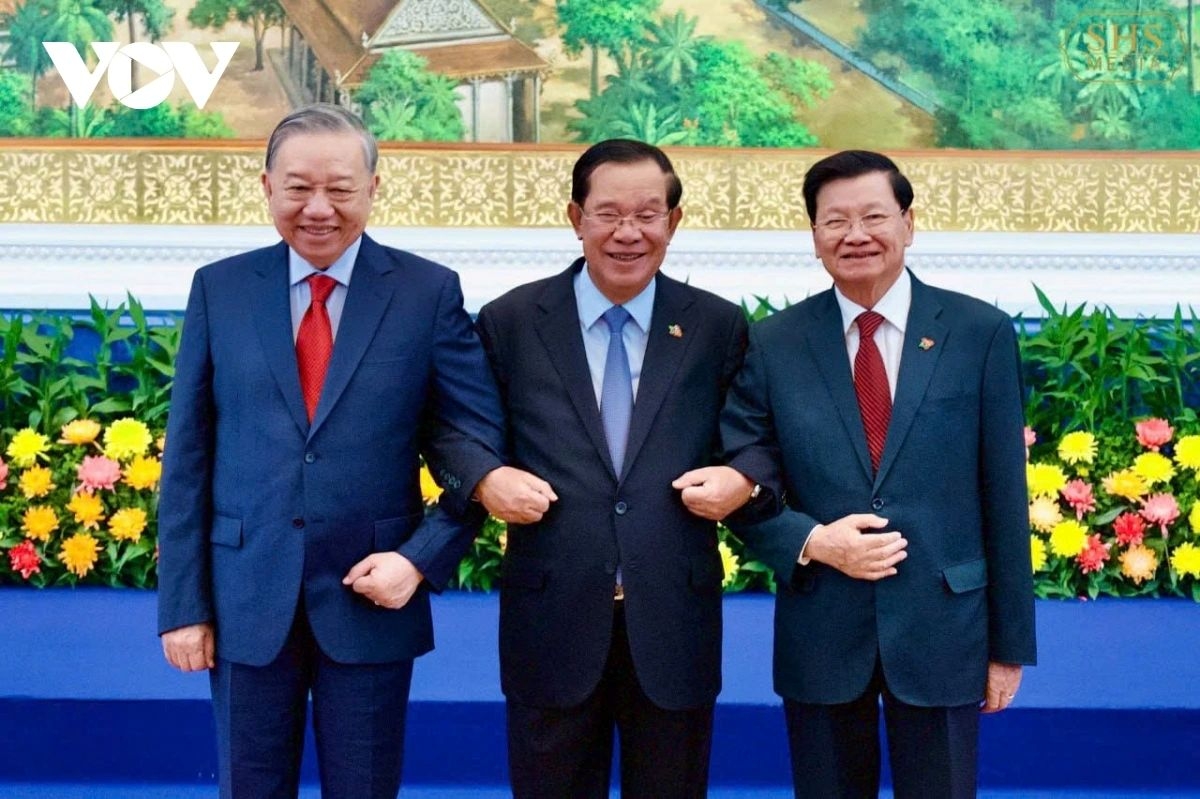Also on February 6, Communist Party of Vietnam General Secretary To Lam, Cambodian People’s Party President Hun Sen and Lao People’s Revolutionary Party General Secretary Thongloun Sisoulith co-chair a trilateral meeting of the three ruling parties, reaffirming the strategic and long-term significance of Vietnam–Cambodia–Laos relations.