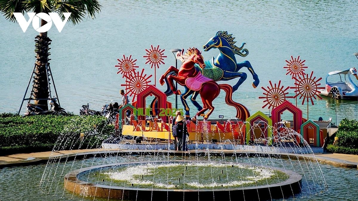 The Year of the Horse mascot for the Lunar New Year 2026 creates a striking landscape highlight along the southern bank of the Huong River in Hue.