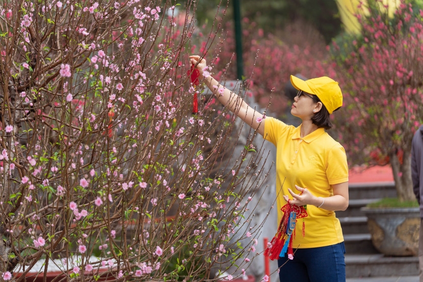 Hanoi’s largest spring flower festival opens to visitors on February 13 to mark the Lunar New Year 2026. (Photo: anninhthudo.vn)