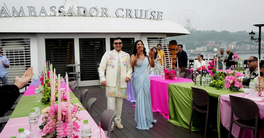 The Indian couple’s wedding takes place at Vinpearl Resort &amp; Spa Ha Long. (Photo: baovanhoa.vn)