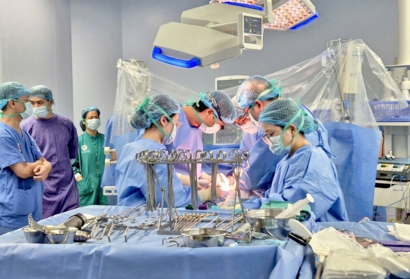 Military Central Hospital 108 performs an organ transplant in November 2025
