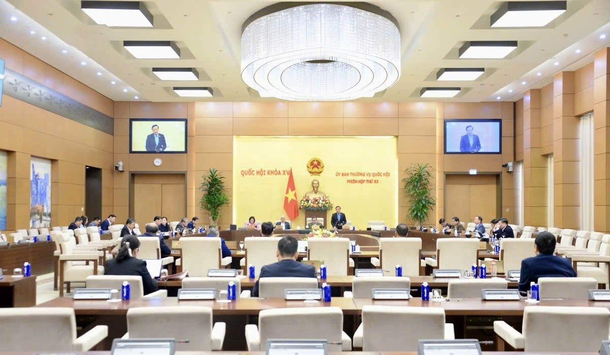 National Assembly Standing Committee members at the 53rd session in Hanoi in mid January 2026 