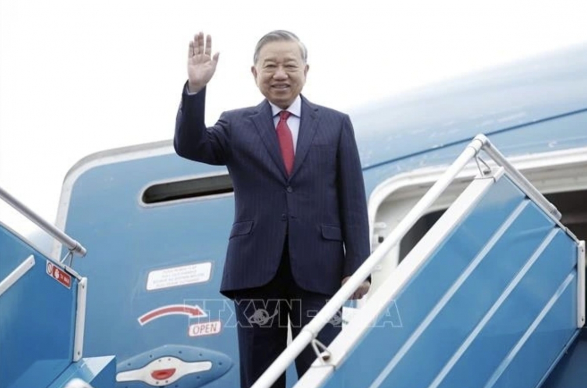 Party General Secretary To Lam departs Hanoi to attend the inaugural meeting of the Board of Peace for Gaza in Washington D.C. (Photo: VNA)