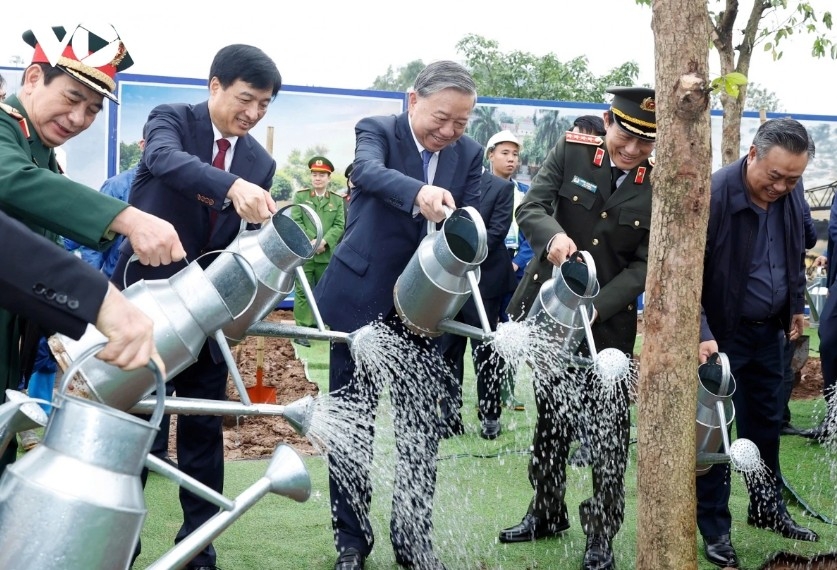 Party chief To Lam says planting one more tree means placing greater confidence in the future