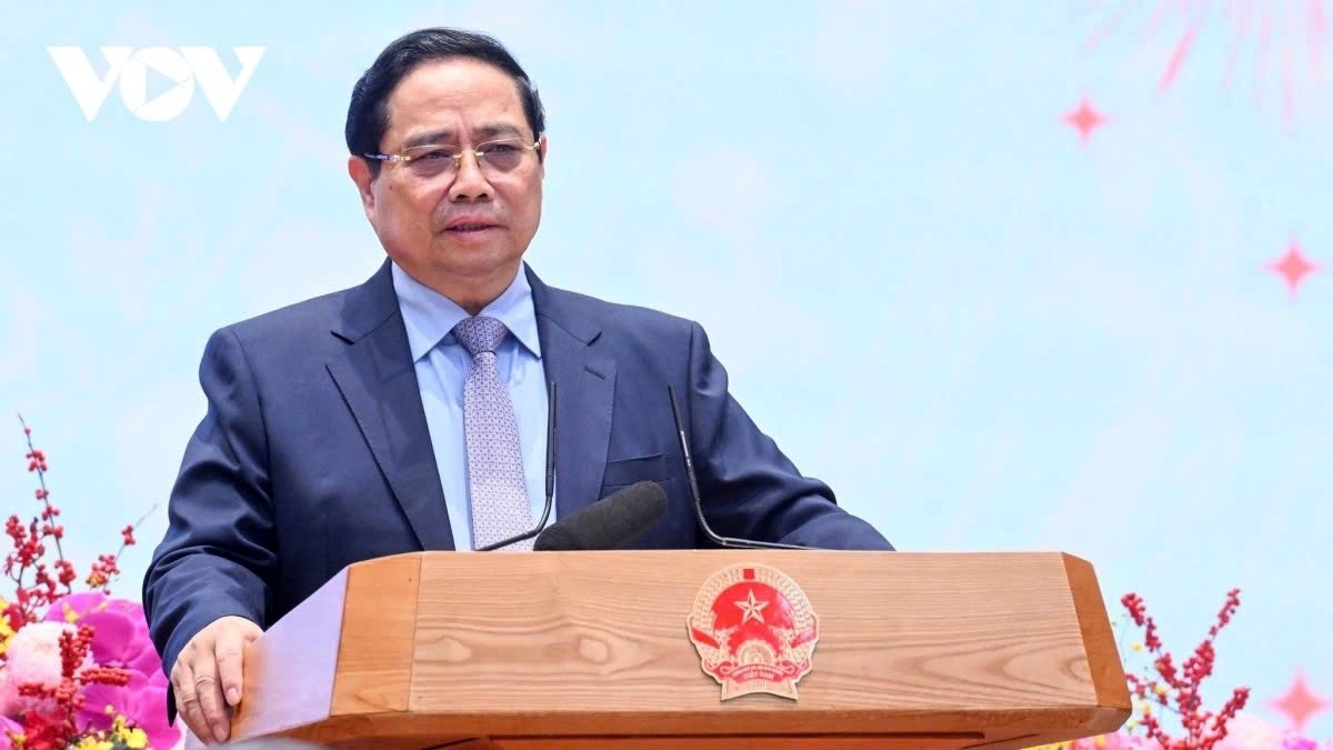 Prime Minister Pham Minh Chinh has urged officials and state employees to resume work immediately after the Lunar New Year (Tet) holiday, warning against delays and calling for disciplined governance in 2026