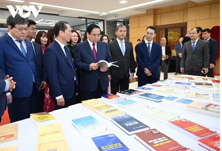 Prime Minister Pham Minh Chinh visits the Academy of Public Administration and Governance under the Ho Chi Minh National Academy of Politics