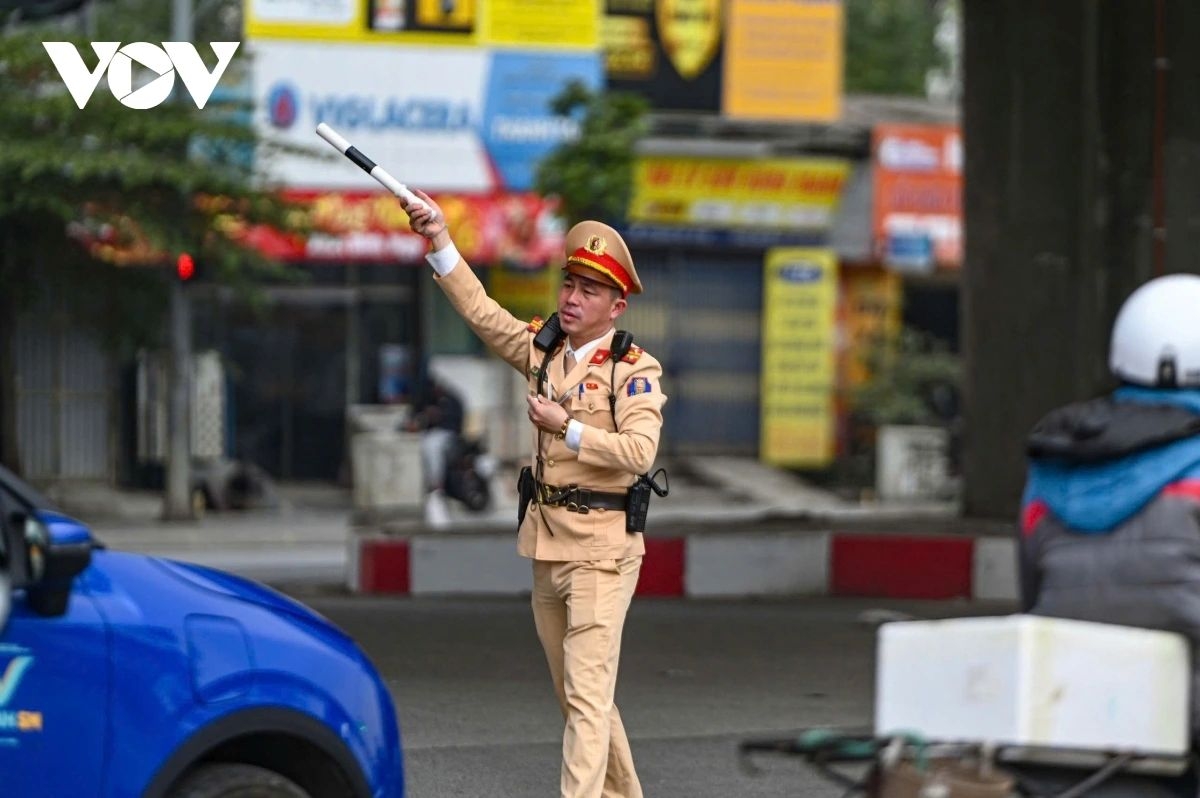 Traffic police strictly handle violations of traffic laws during the Lunar New Year holiday till February 22