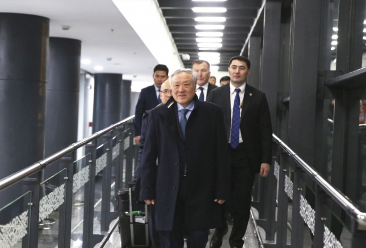  Deputy Prime Minister Nguyen Hoa Binh, Chairman of the Executive Council of Vietnam’s International Financial Centre, arrives at Nursultan Nazarbayev International Airport in Astana for an official working visit to Kazakhstan
(Photo :VGP)