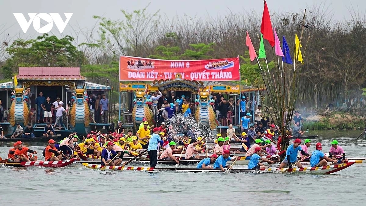 The boat racing reflects the solidarity, resilience and skill of people in the riverine region.