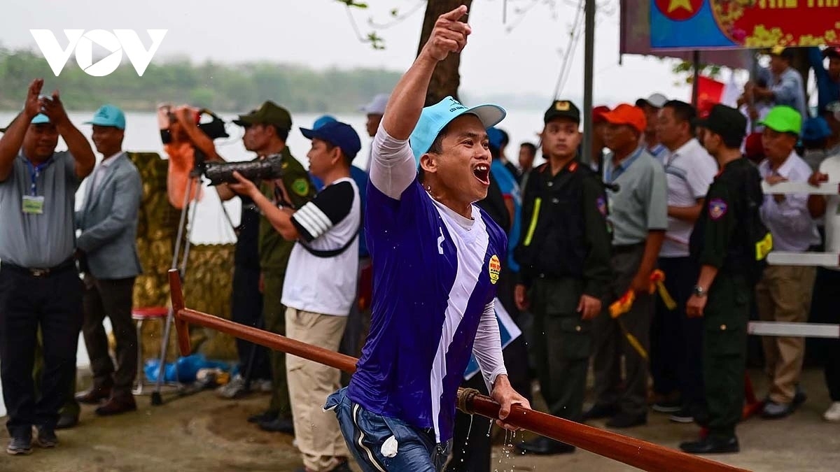 Beyond enriching local cultural and sporting life, the traditional boat race in Trieu Son Dong village provides a meaningful platform for generations to safeguard and pass on their heritage.