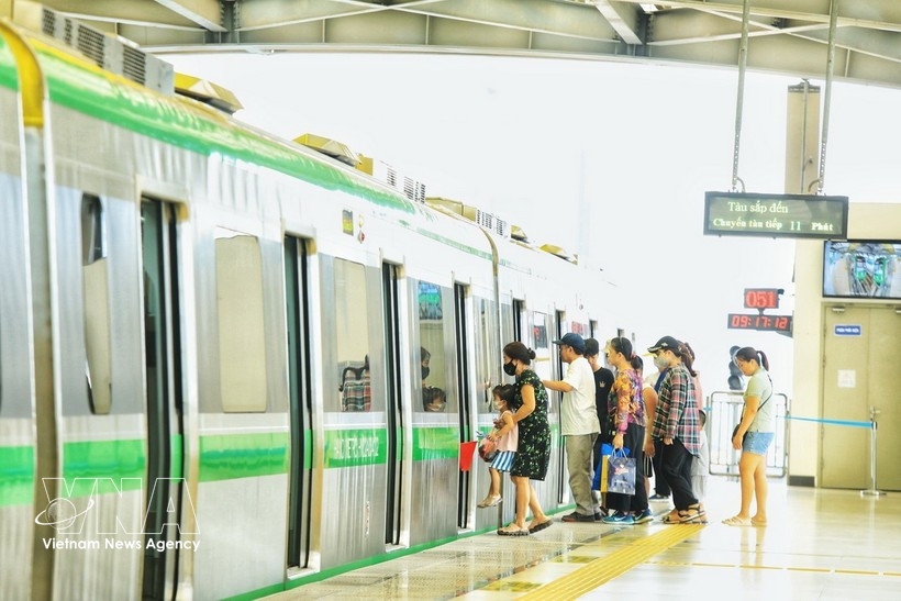 Passengers travel on urban railway Line 2A Cat Linh-Ha Dong.