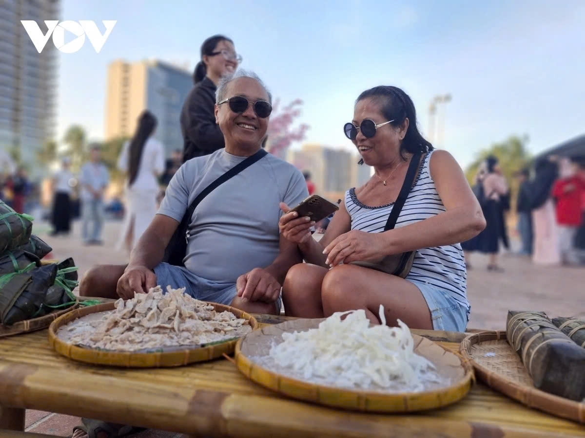 Sampling traditional Vietnamese Tet jams offers foreign visitors a delightful insight into the country’s Lunar New Year traditions.