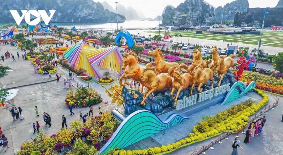 In the longer term, Quang Ninh plans to develop the flower boulevard and light-technology display along the UNESCO-listed Ha Long Bay into an annual cultural tourism product, conceived as a creative meeting point that brings together contemporary aesthetics, local cultural identity and modern performance technology, contributing to improved visitor experiences and the wider promotion of the province’s image.