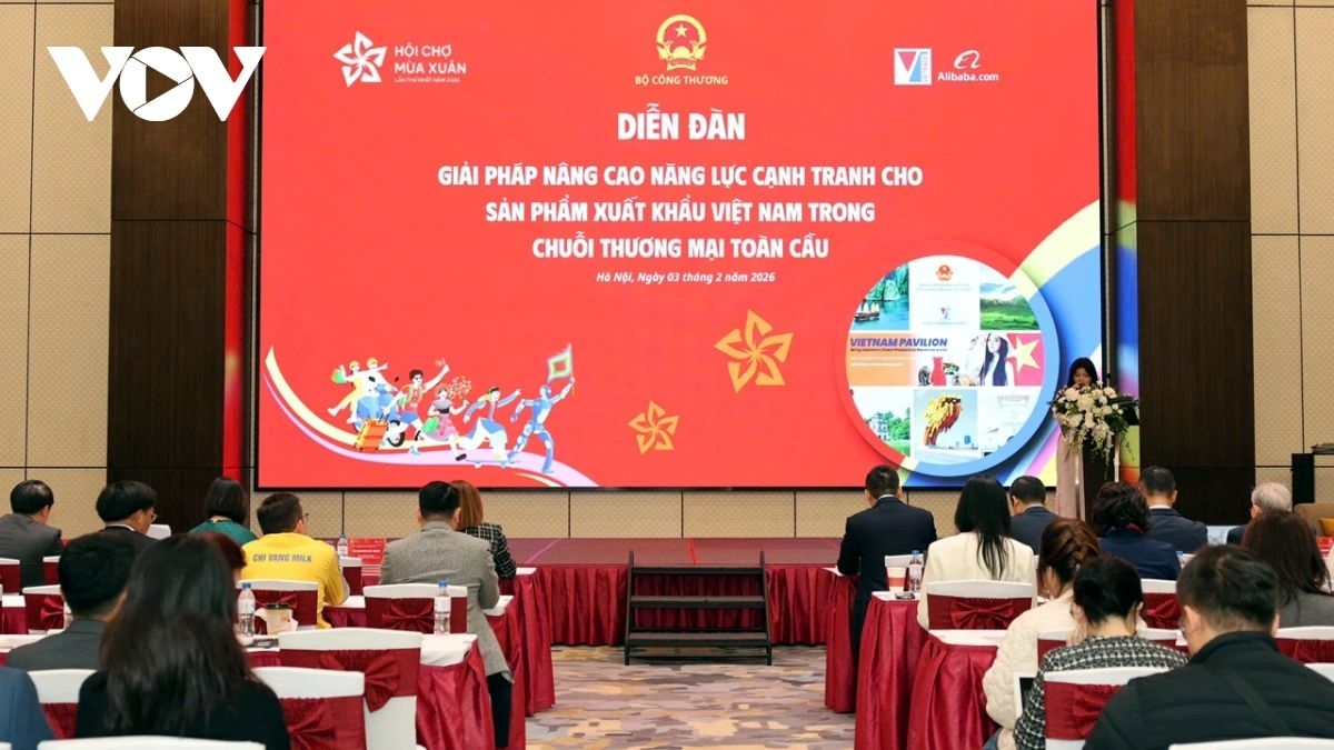 Experts and business executives discuss solutions to enhance the competitiveness of Vietnamese exports at a trade forum in Hanoi on February 3 as part of the ongoing Spring Fair 2026