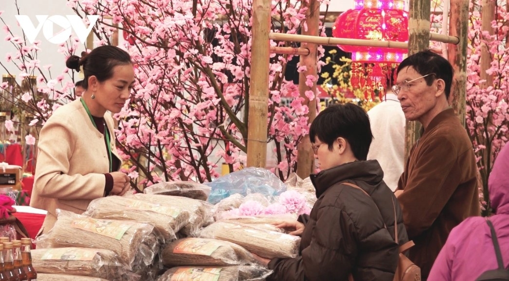 Ginseng vermicelli products from Putaleng Cooperative in Lai Chau province capture major interest from visitors