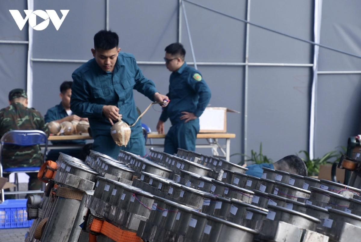 From transportation and inspection to loading fireworks into launch tubes and completing the firing system, every step requires a high degree of care and near-absolute precision. Once completed, the site undergoes a final check to ensure procedures are followed and safety is secured ahead of the launch.