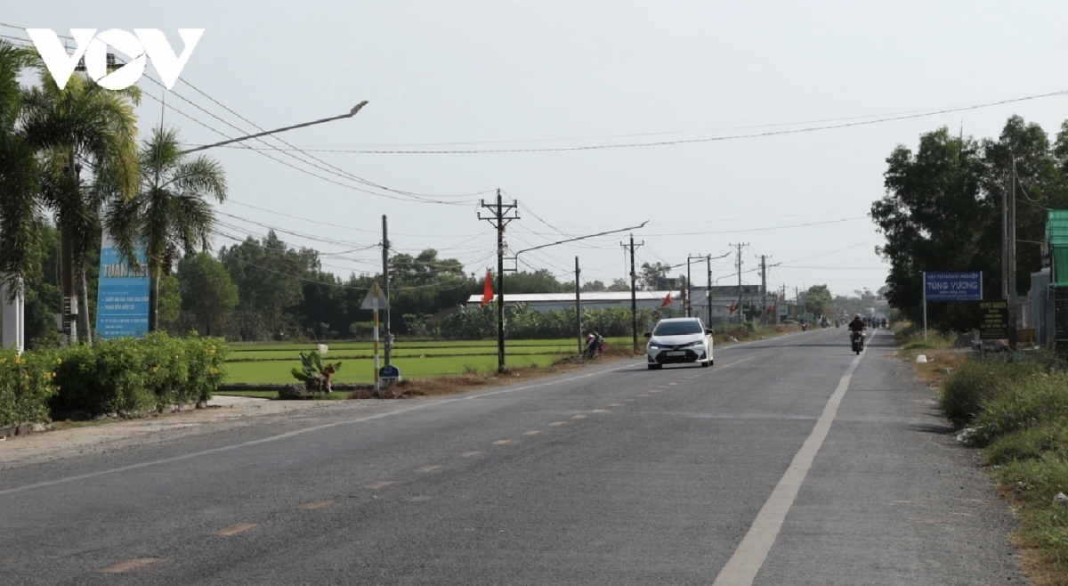 Roads to Khmer-inhabited areas have been asphalted