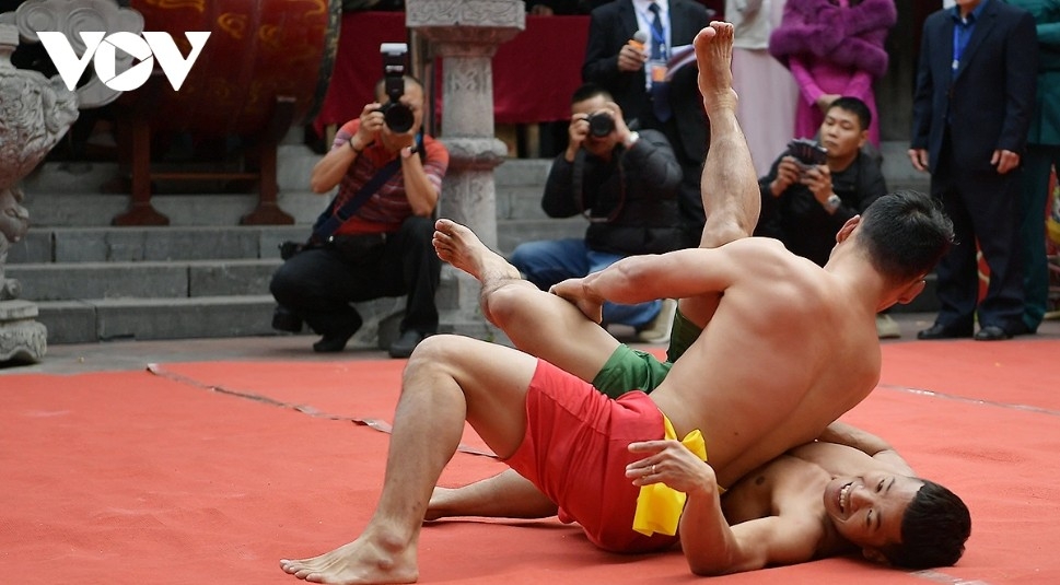 The second- and first-place competitions will be held on the following days, with the final bouts taking place on the afternoon of the sixth day of the Lunar New Year, marking the close of the festival.