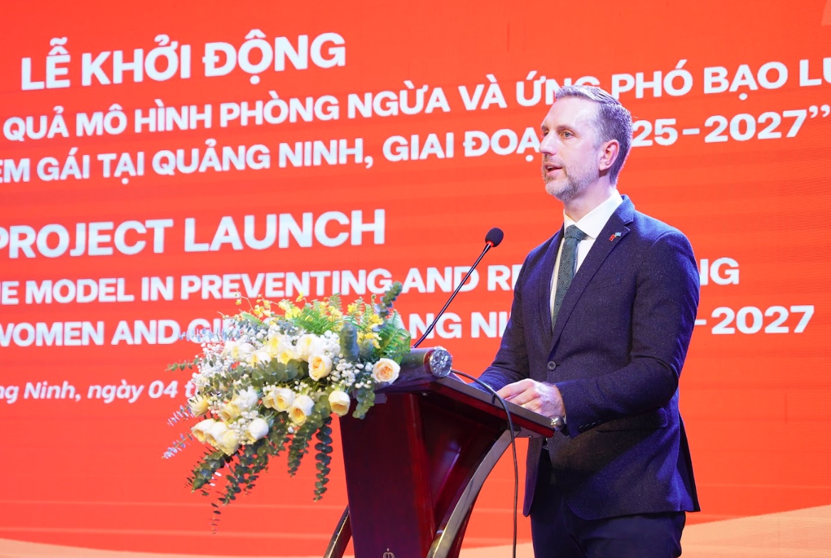 UNFPA Representative in Vietnam Matt Jackson addresses the launch ceremony
