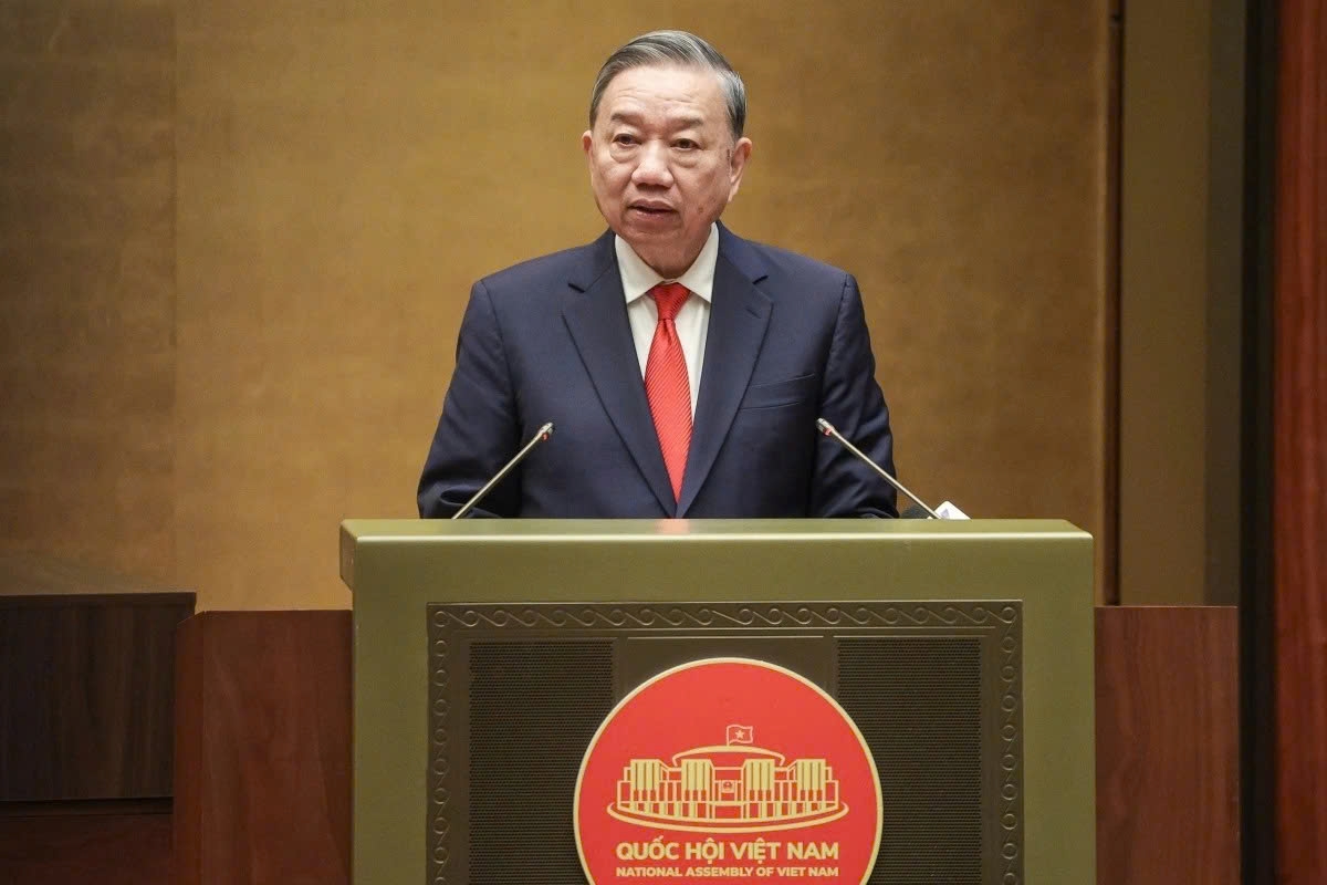 Party General Secretary To Lam speaks at a national conference in Hanoi on February 7 to implement the 14th National Party Congress's Resolution