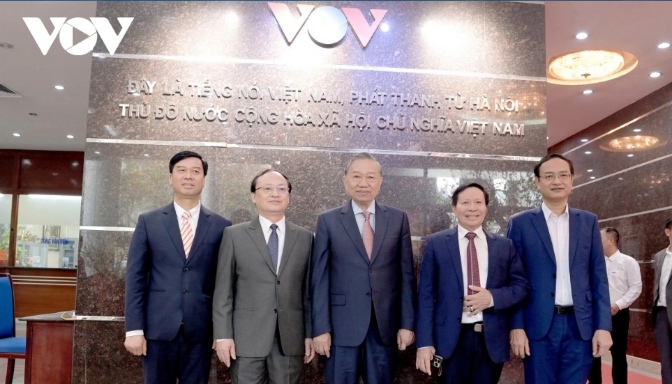 Amid celebrations marking the Party, Spring and the country’s renewal, welcoming the success of the Party’s 14th National Congress and ahead of the Lunar New Year of the Horse 2026, Party General Secretary To Lam visits and extends Lunar New Year greetings to officials, employees and technicians of the Voice of Vietnam (VOV) and Vietnam Television (VTV) on the morning of February 14, offering encouragement and support.
