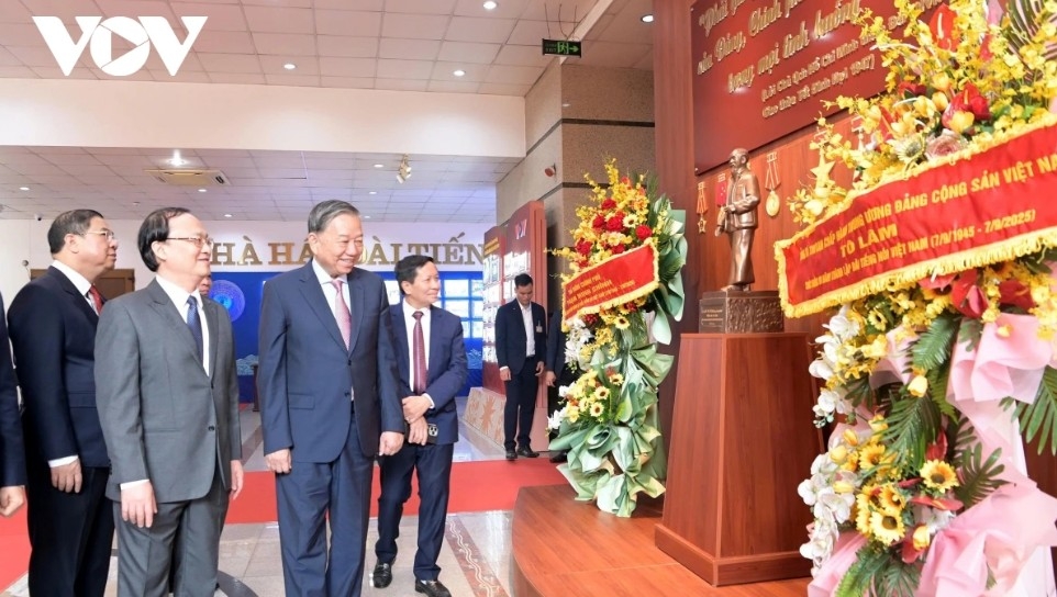 The Party leader visits VOV’s traditional exhibition space.