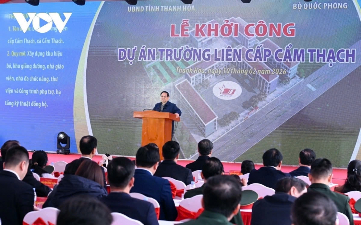 Prime Minister Pham Minh Chinh speaks at a groundbreaking ceremony of Cam Thach Primary School in Cam Thach commune, a mountainous area in Thanh Hoa province, on February 10