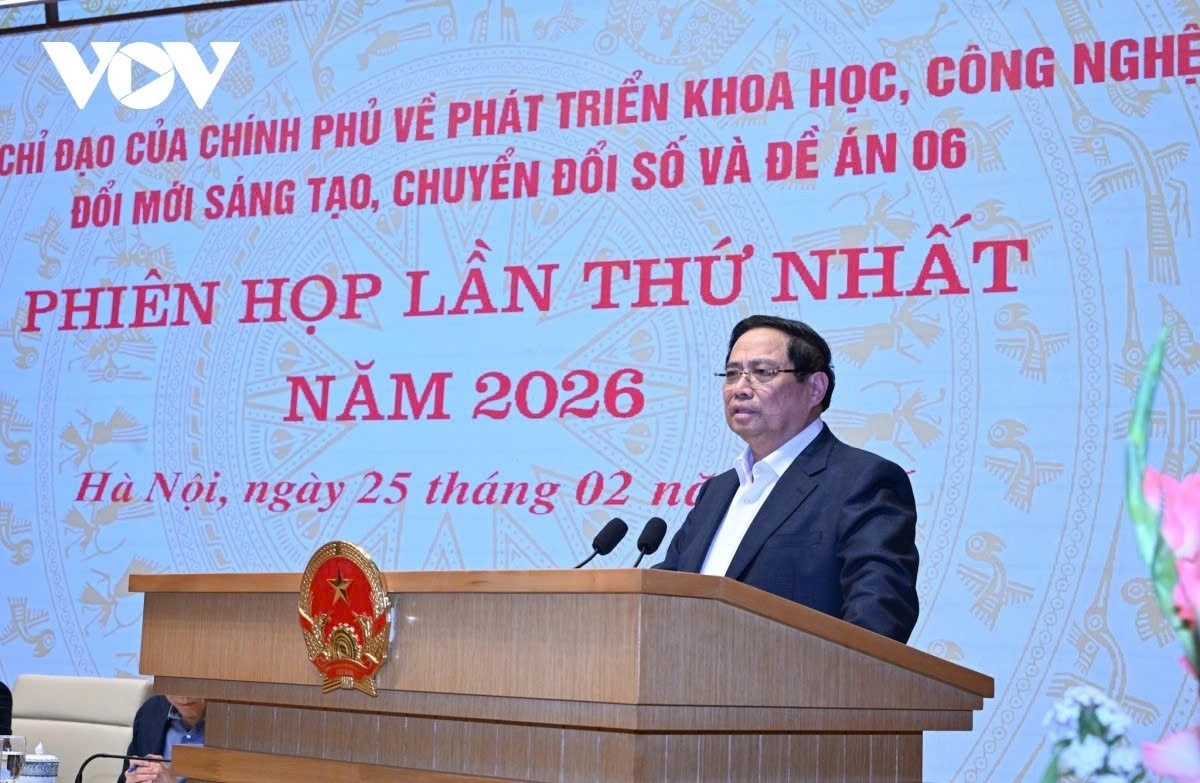 Prime Minister Pham Minh Chinh speaks at the first meeting of the Government Steering Committee on science and technology development, innovation, digital transformation and Project 06 in 2026, in Hanoi on February 25
