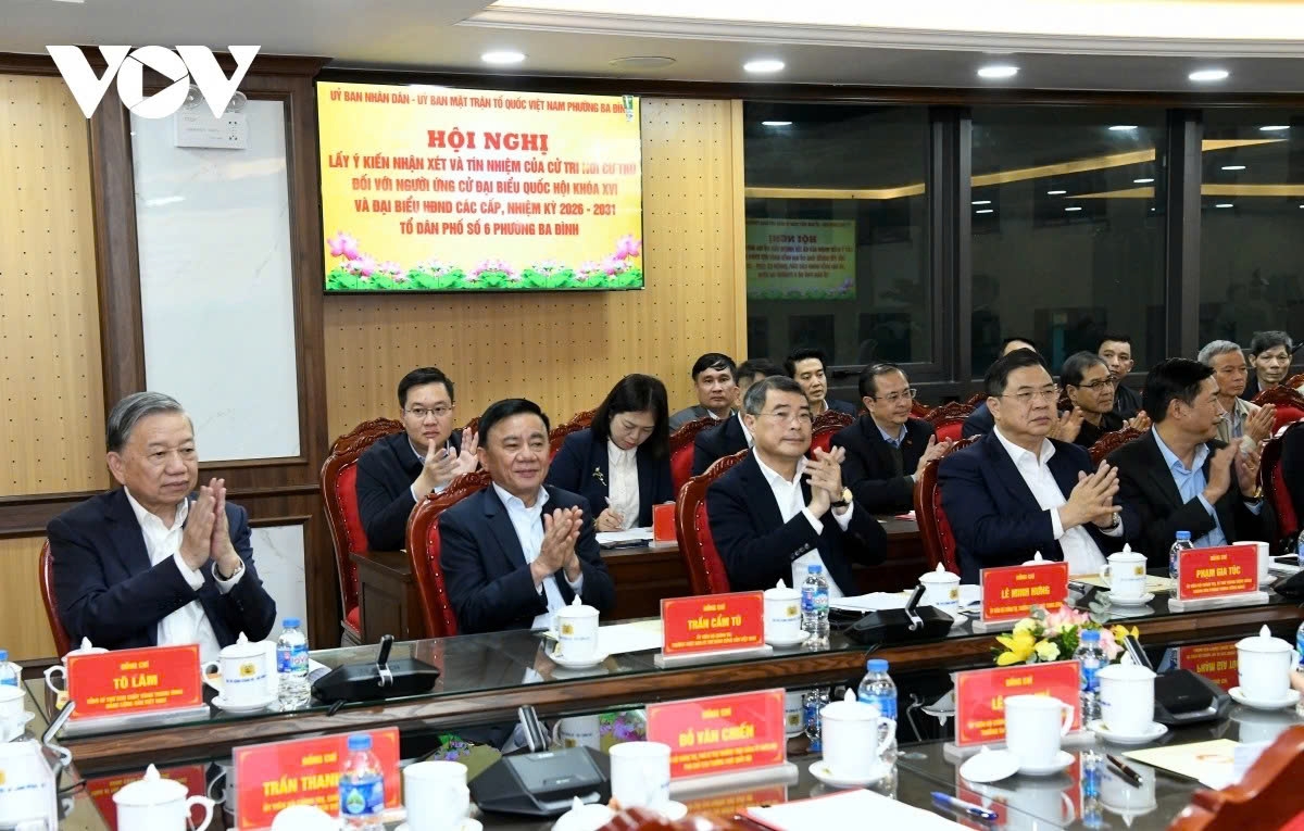 Party General Secretary To Lam (first from left) and six other senior Party and State leaders run for National Assembly seats