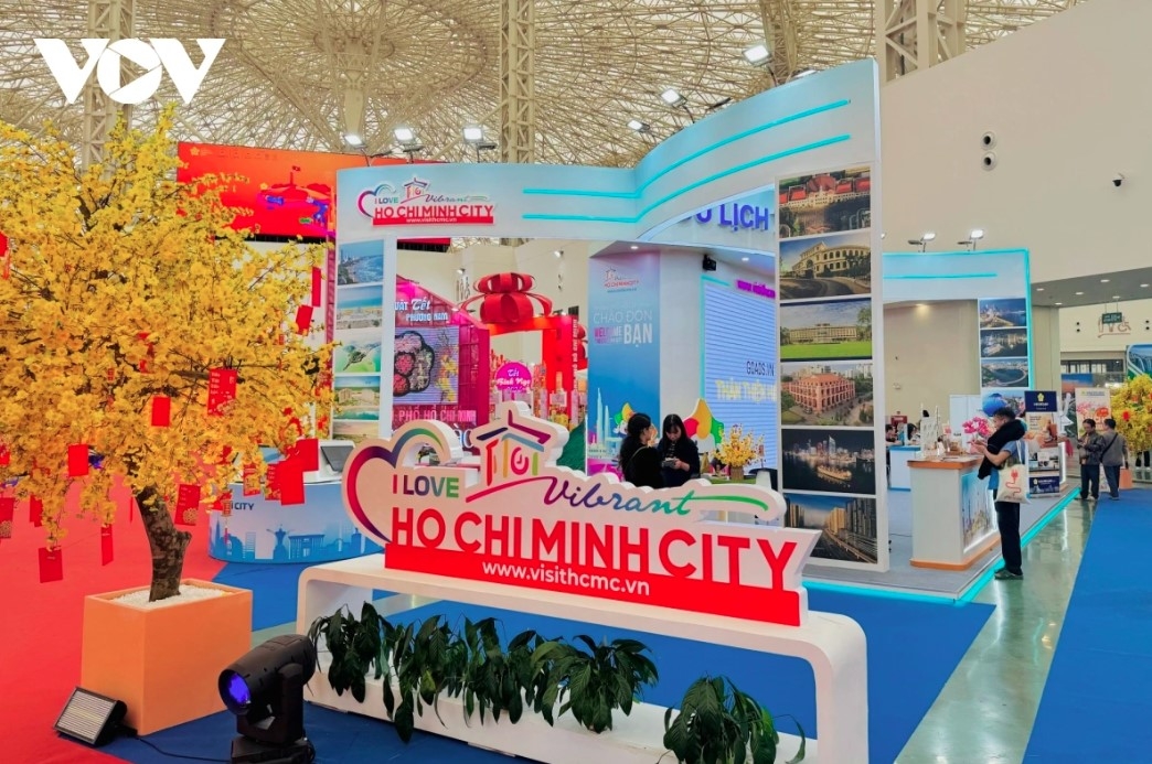 Visitors explore Ho Chi Minh City’s tourism products at the Spring Fair 2026