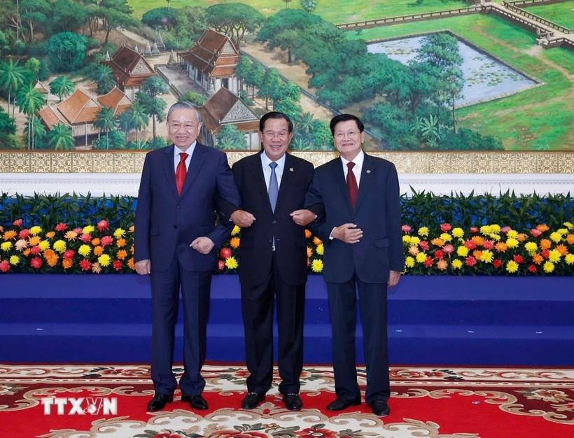 From left to right: To Lam, General Secretary of the Communist Party of Vietnam; Hun Sen ,President of the Cambodian People’s Party; and Thongloun Sisoulith, General Secretary of the Lao People’s Revolutionary Party, at the high-level meeting in Phnom Penh (Photo: VNA)