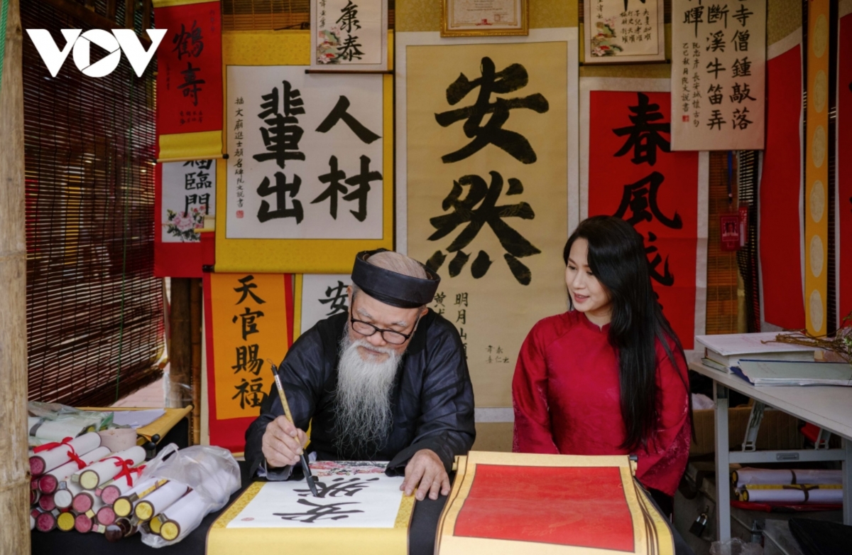 Vietnamese calligraphy, where technique, emotion and cultural depth converge in each character.